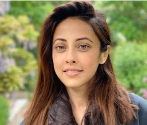 Ainy Jaffri | Age, Biography, Wiki, Sisters, Education, Career, Movies, TV Shows, Net Worth, Husband & Son